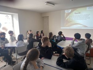 „Erasmus+“ mobilumo savaitė Klaipėdos Gedminų progimnazijoje – nuotrauka
