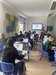 „Erasmus+“ mobilumo savaitė Klaipėdos Gedminų progimnazijoje – nuotrauka