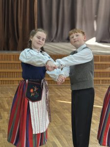 „Erasmus+“ savaitė Gedminų progimnazijoje: susitikimas per muziką ir šokį – nuotrauka