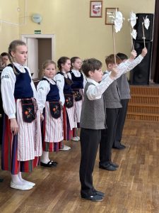 „Erasmus+“ savaitė Gedminų progimnazijoje: susitikimas per muziką ir šokį – nuotrauka