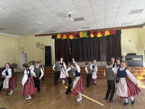 „Erasmus+“ savaitė Gedminų progimnazijoje: susitikimas per muziką ir šokį – nuotrauka