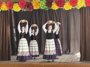 „Erasmus+“ savaitė Gedminų progimnazijoje: susitikimas per muziką ir šokį – nuotrauka